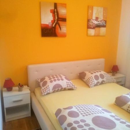 Apartman Marina Sa Garazom Novi Sad Buitenkant foto