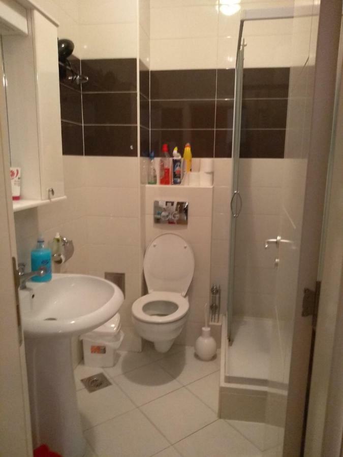 Apartman Marina Sa Garazom Novi Sad Buitenkant foto